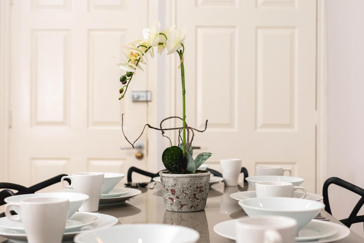 Penthousestays Notting Hill - Spacious 3 Bedroom King Bed Apartment - Near Portobello Road & Kensington High Street 伦敦 外观 照片